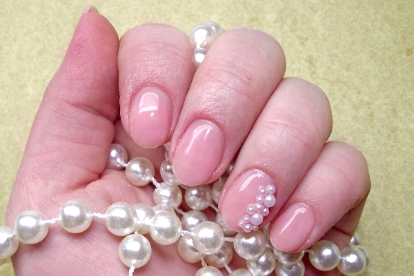 Nageldesign mit Gel Polish Nude